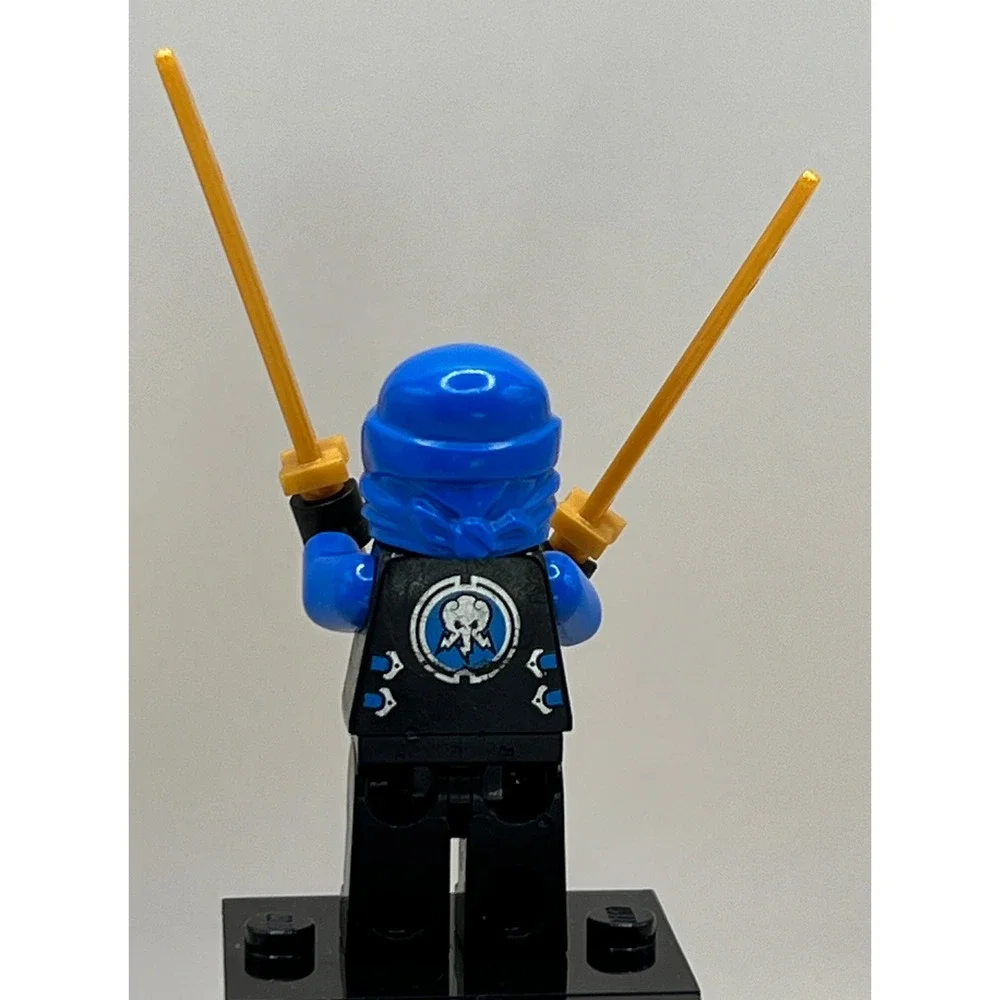 LEGO Ninjago Jay Minifigure Blue Ninja with Gold Katanas and Accessories